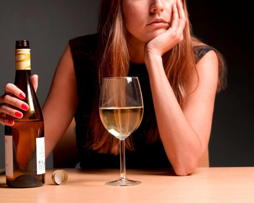 Анонимное лечение женского алкоголизма в Алдане